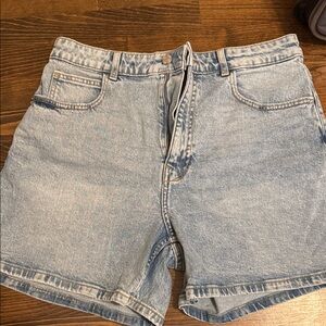 Zara Women's Light Blue Denim Shorts